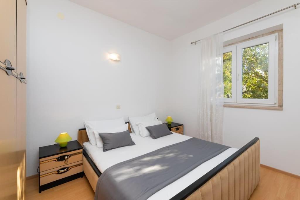 Bento Apartment - Best View On Town And Sea Pucisca Extérieur photo