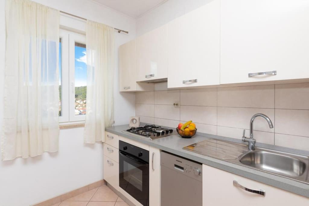 Bento Apartment - Best View On Town And Sea Pucisca Extérieur photo