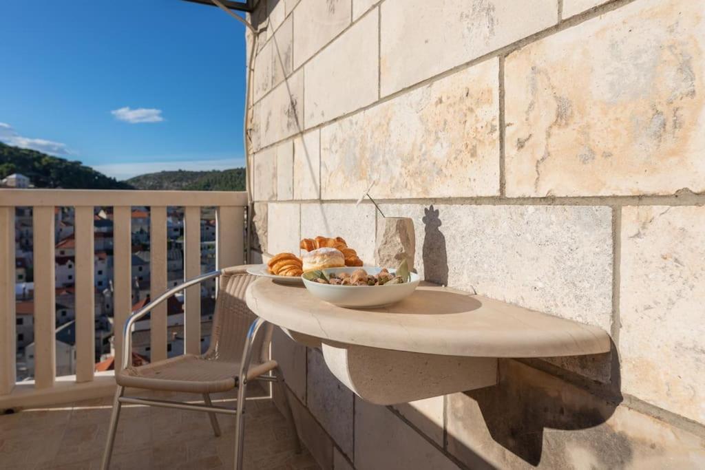 Bento Apartment - Best View On Town And Sea Pucisca Extérieur photo
